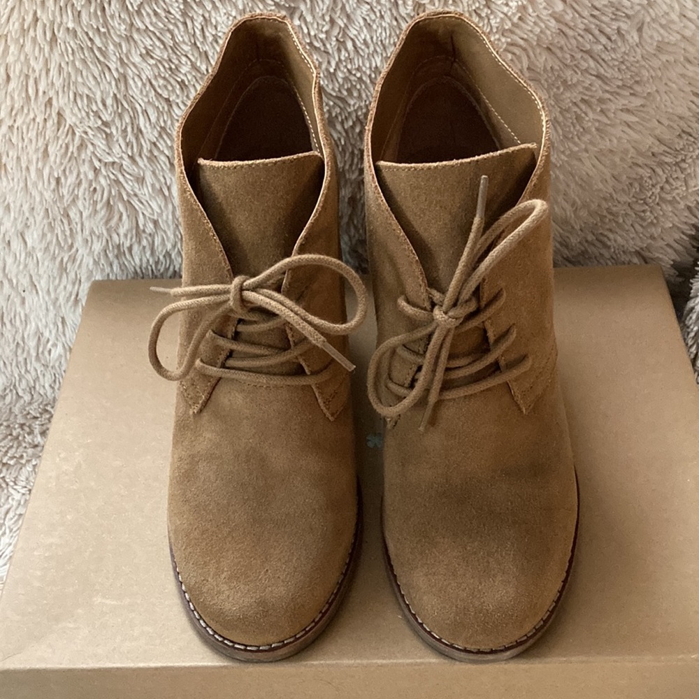 Women’s Lucky Brand suede wedge shoe - Picture 2 of 7
